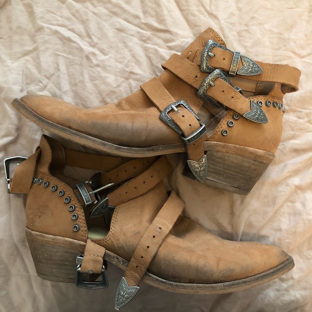 Dolce Vita Booties